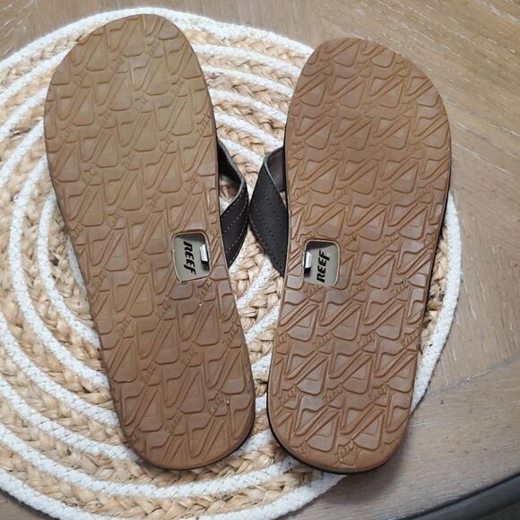 Reef Men’s Size 13, Reef Brown Flip Flops, With Bottle Opener - Picture 9 of 10